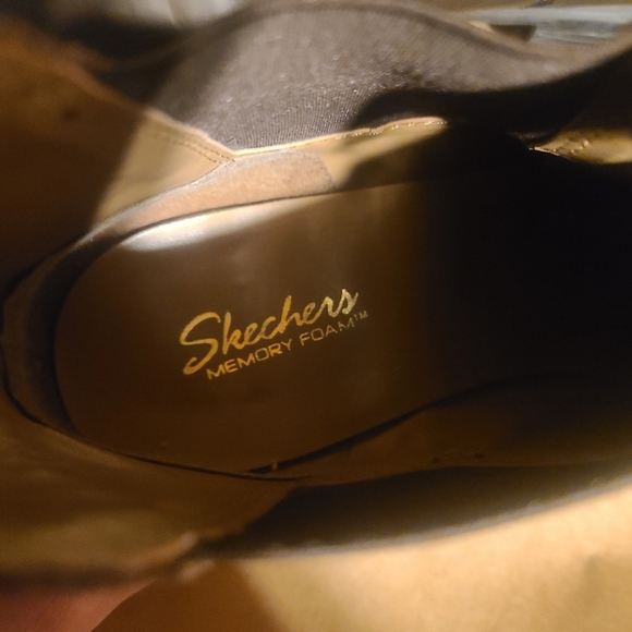 Sketchers Memory Foam Boots - Picture 2 of 4